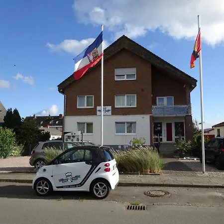 לינה וארוחת בוקר Miramar 3*