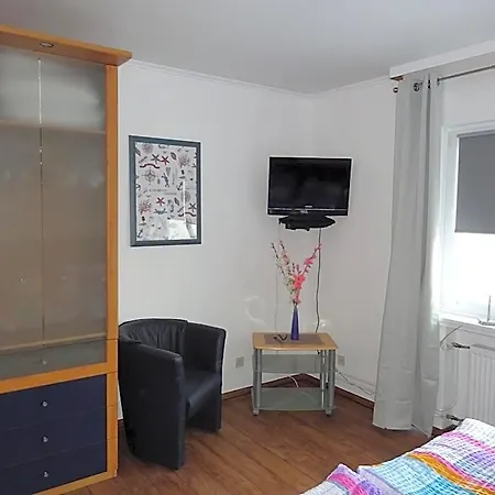 Miramar Bed & Breakfast 3*