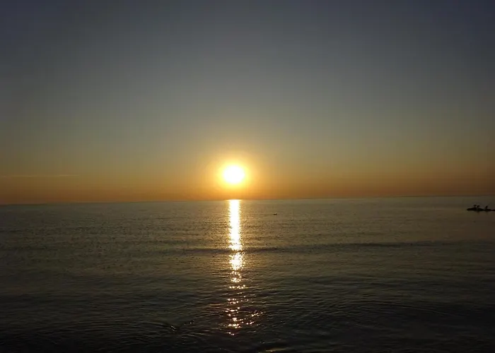 Couette-café Miramar 3*